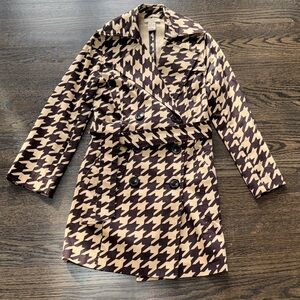 Vertigo Paris Beige and Brown Houndstooth Trench Coat